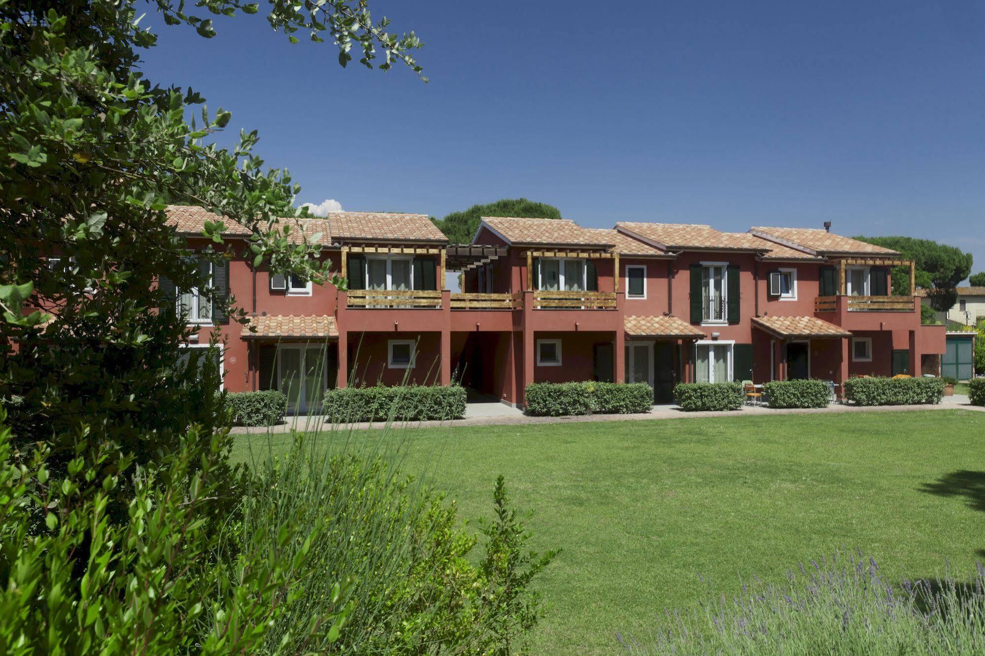 Residence Pineta Albinia Esterno foto