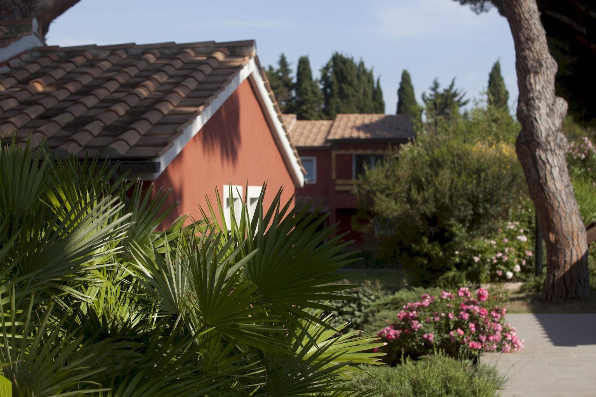 Residence Pineta Albinia Esterno foto