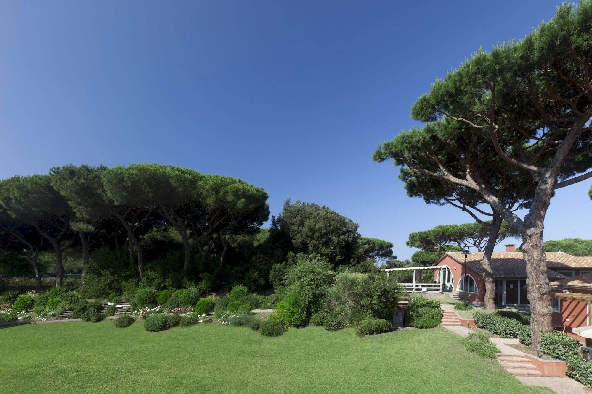 Residence Pineta Albinia Esterno foto