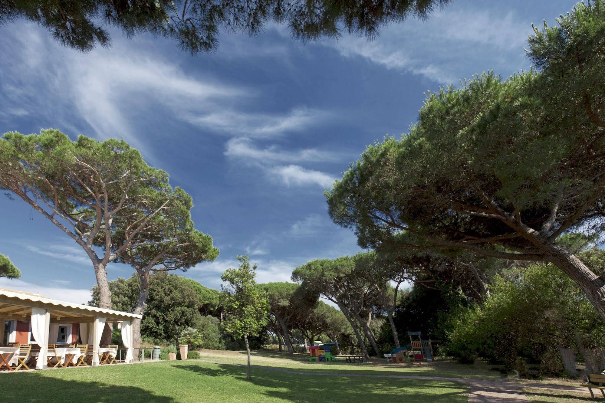Residence Pineta Albinia Esterno foto