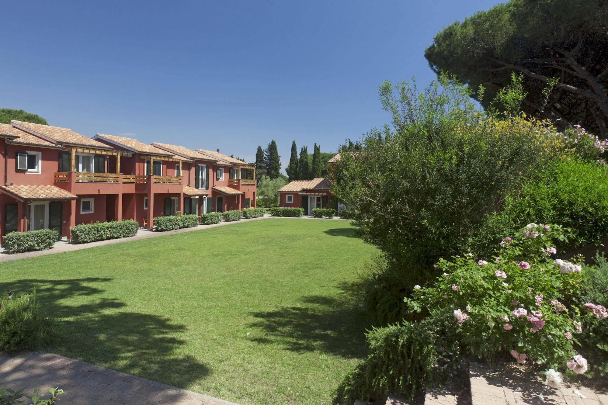 Residence Pineta Albinia Esterno foto