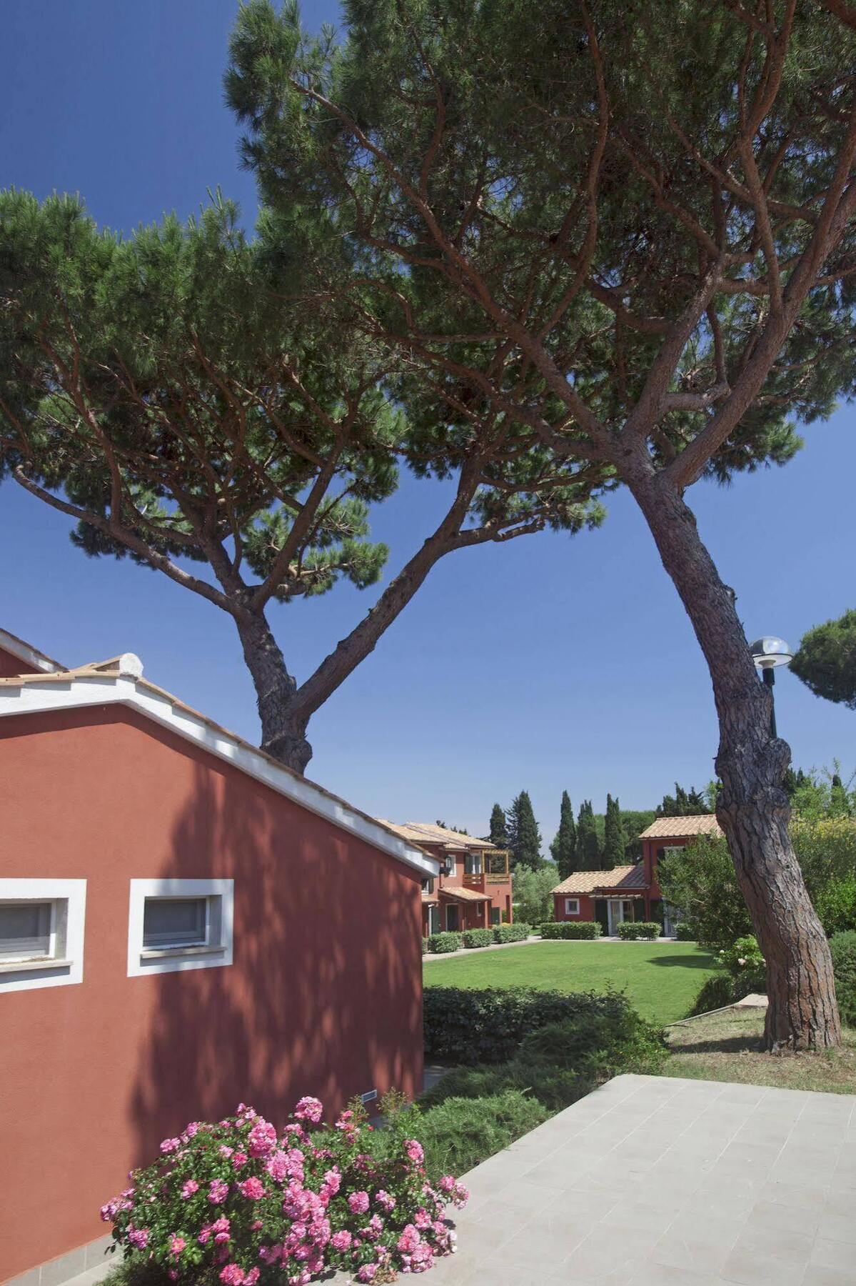 Residence Pineta Albinia Esterno foto